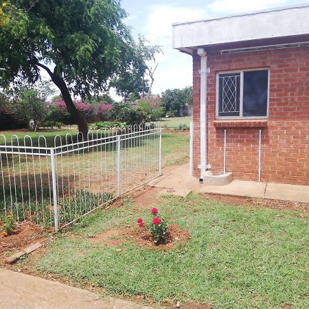 Savanna Bulawayo Luaran gambar