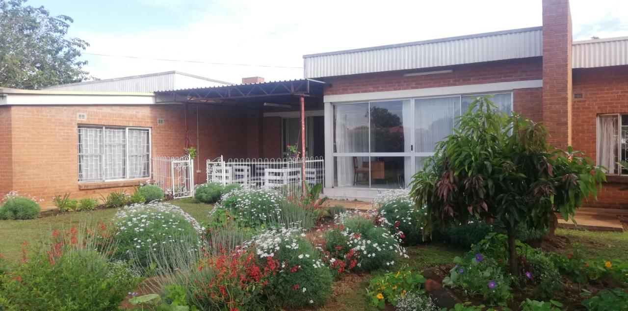 Savanna Bulawayo Luaran gambar