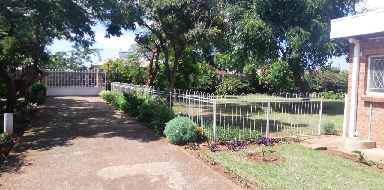 Savanna Bulawayo Luaran gambar