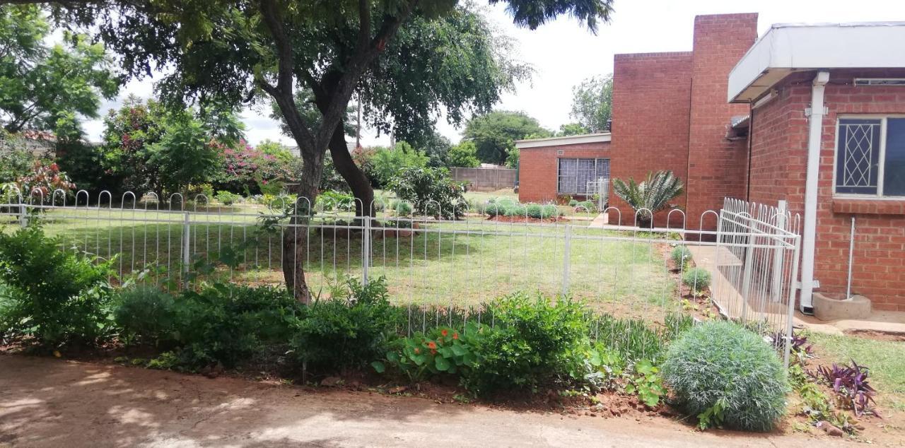 Savanna Bulawayo Luaran gambar