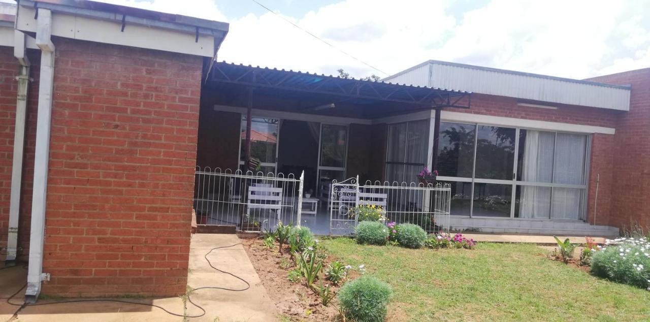 Savanna Bulawayo Luaran gambar