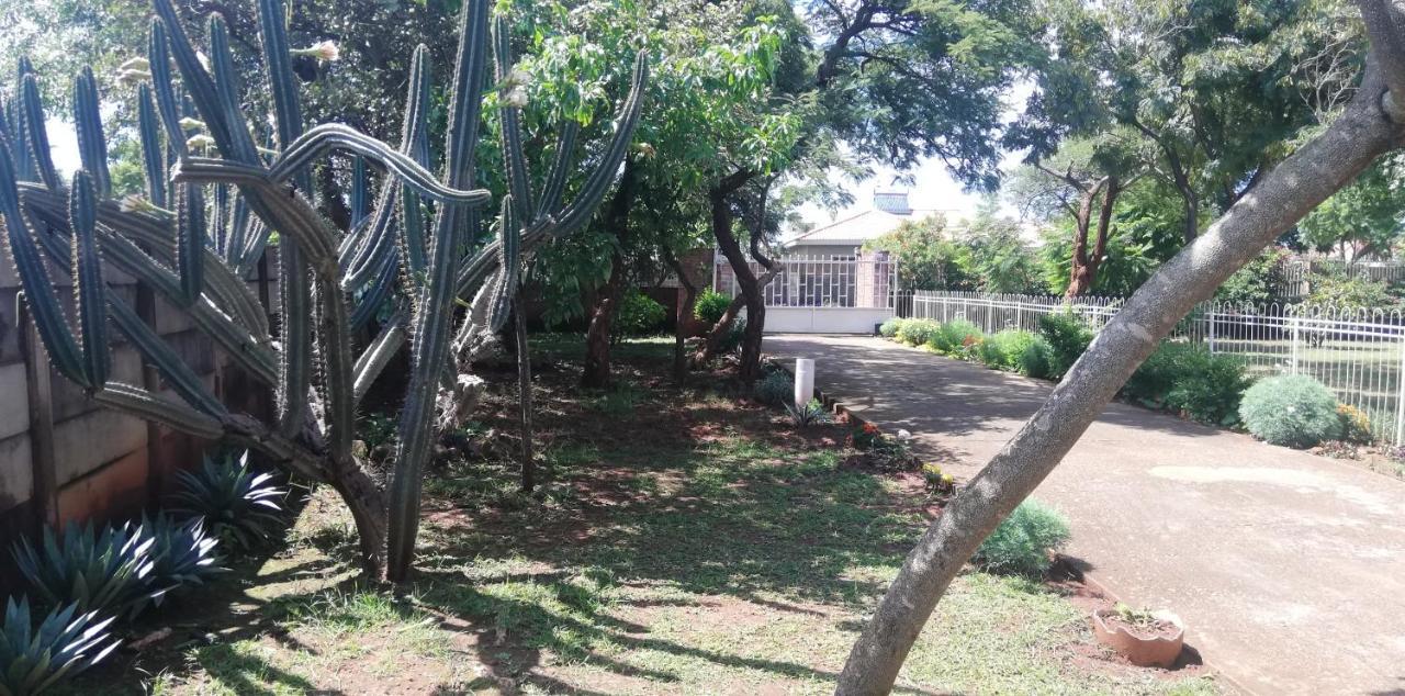 Savanna Bulawayo Luaran gambar