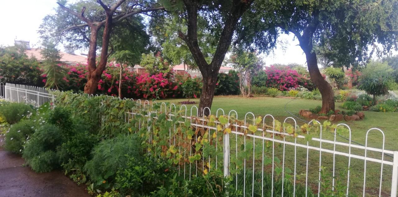 Savanna Bulawayo Luaran gambar