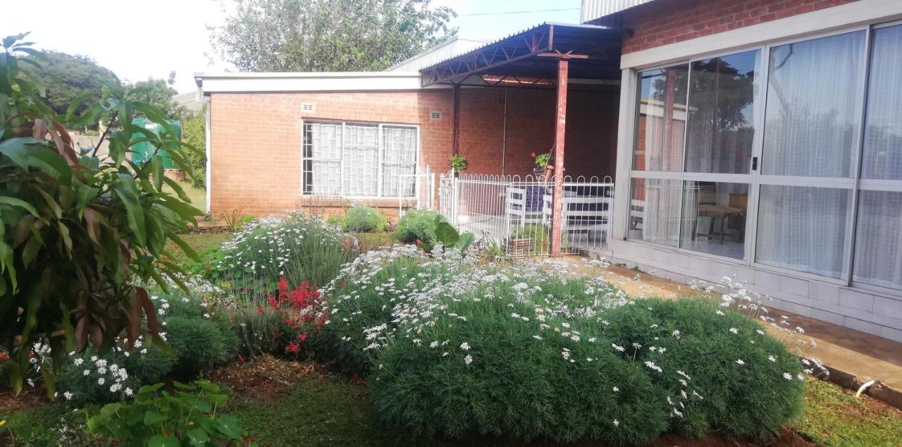 Savanna Bulawayo Luaran gambar