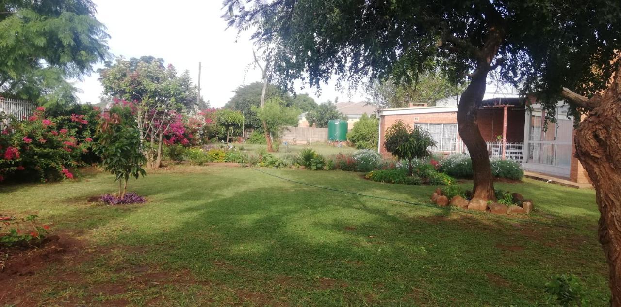 Savanna Bulawayo Luaran gambar